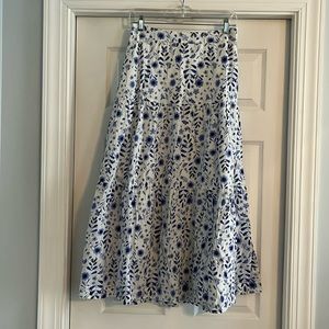 Gap Maxi Skirt/ Size 4/ White with Blue Flowers